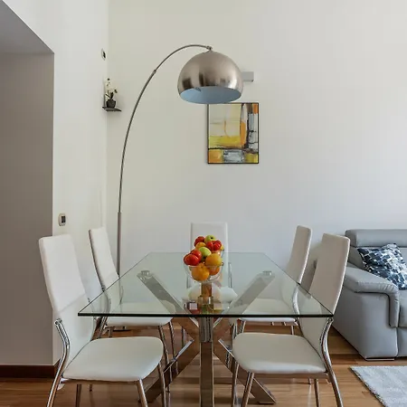 Rentopolis Poliziano 13 - Fiera Apartment Milan